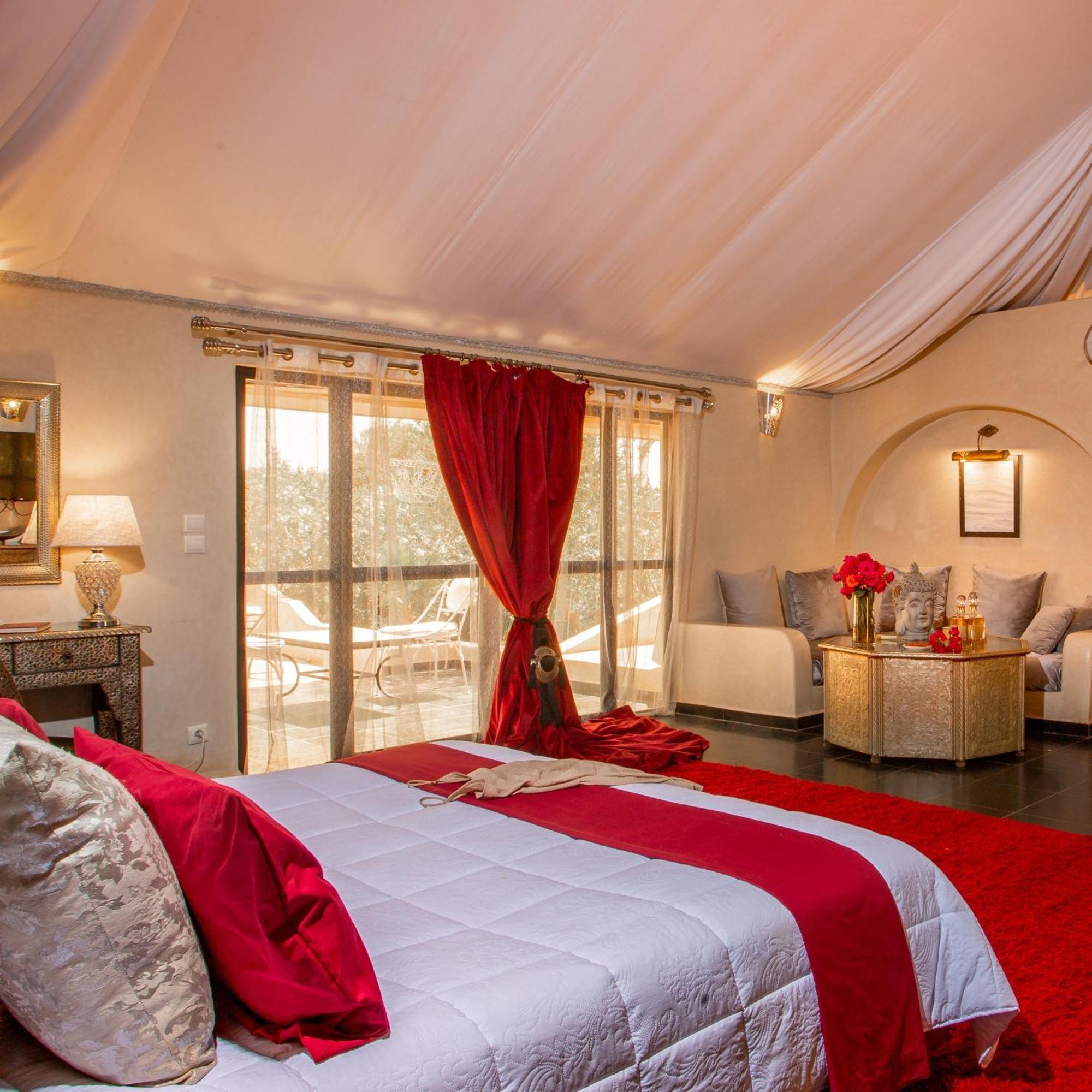 ริยาด เล ฌาร์แด็ง ดิสซิล Hotel เอล เอกกาดา ภายนอก รูปภาพ